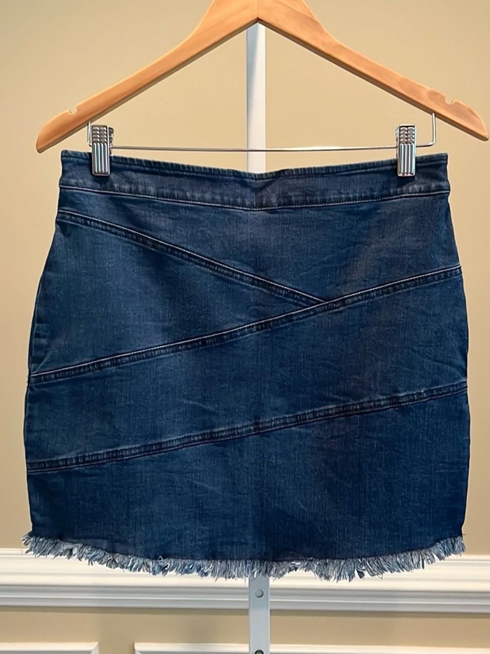 BCBGeneration Stretch Denim Raw Hem Mini Skirt Size 6